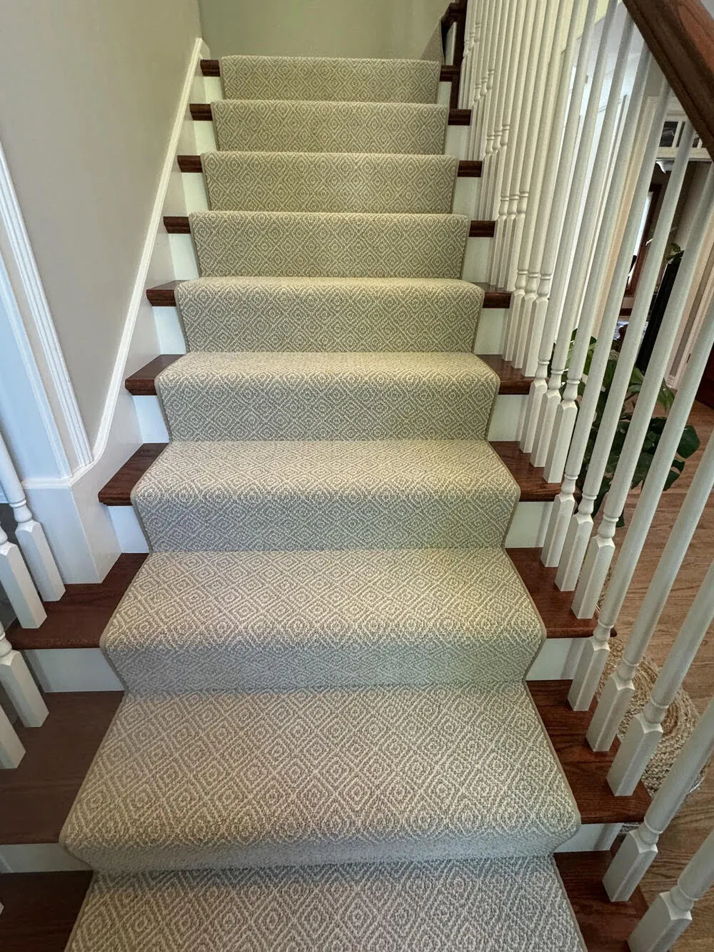carpet installation on stairs for luxury interior