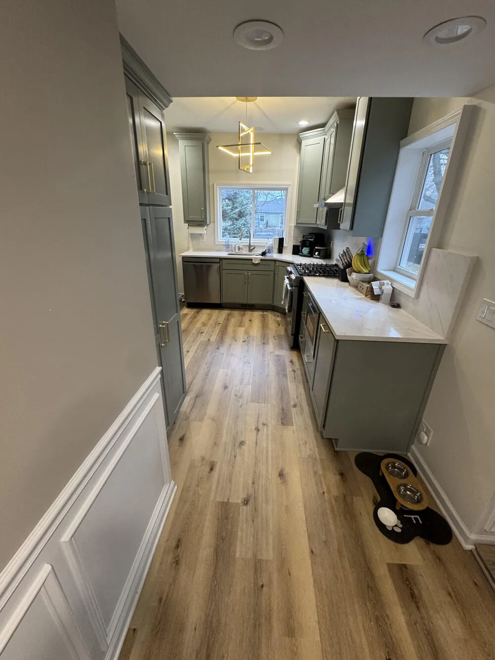 contemporary home design with vinyl flooring